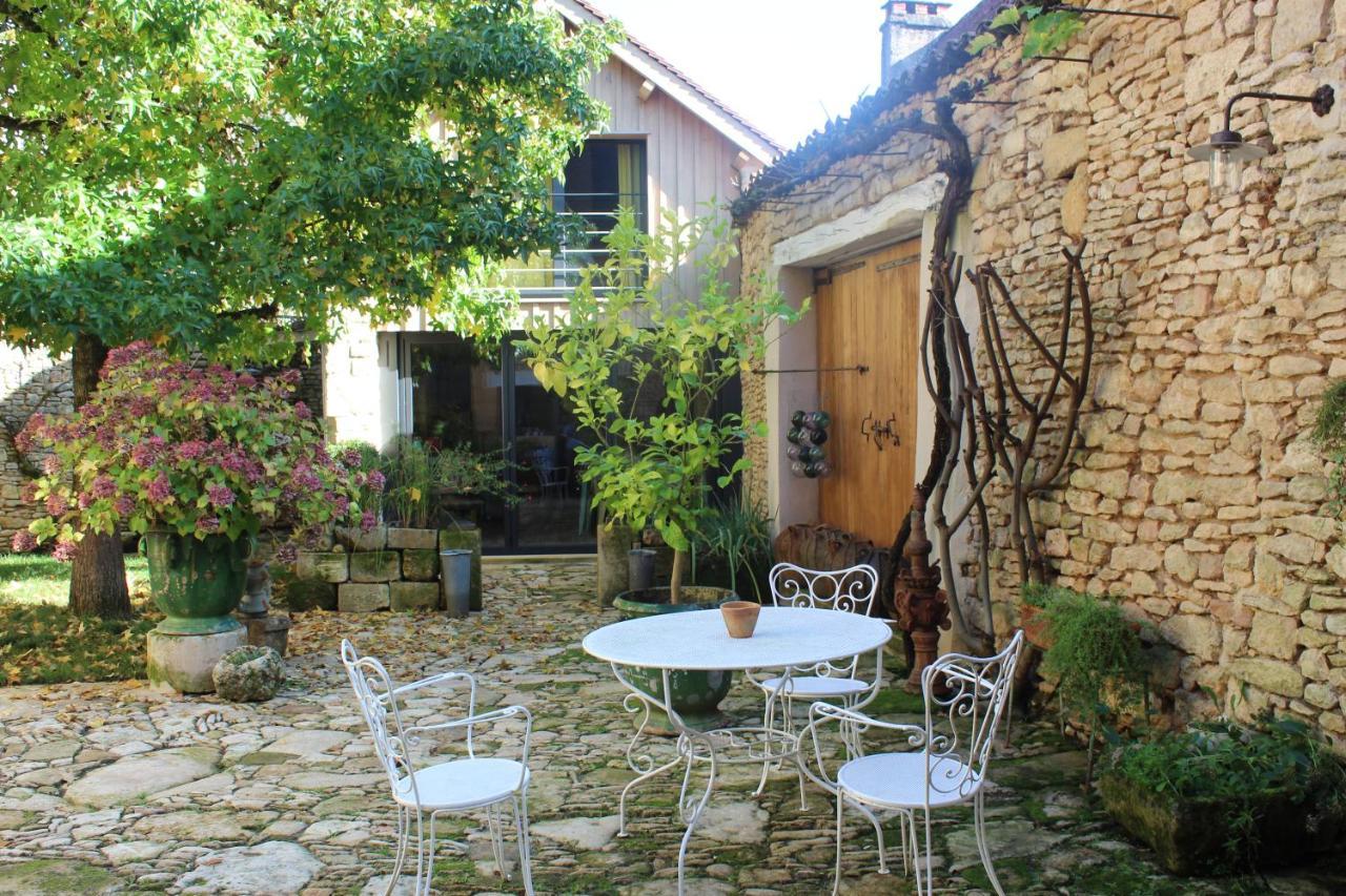 Le Clos Des Songes Saint-Leon-sur-Vezere Exterior foto